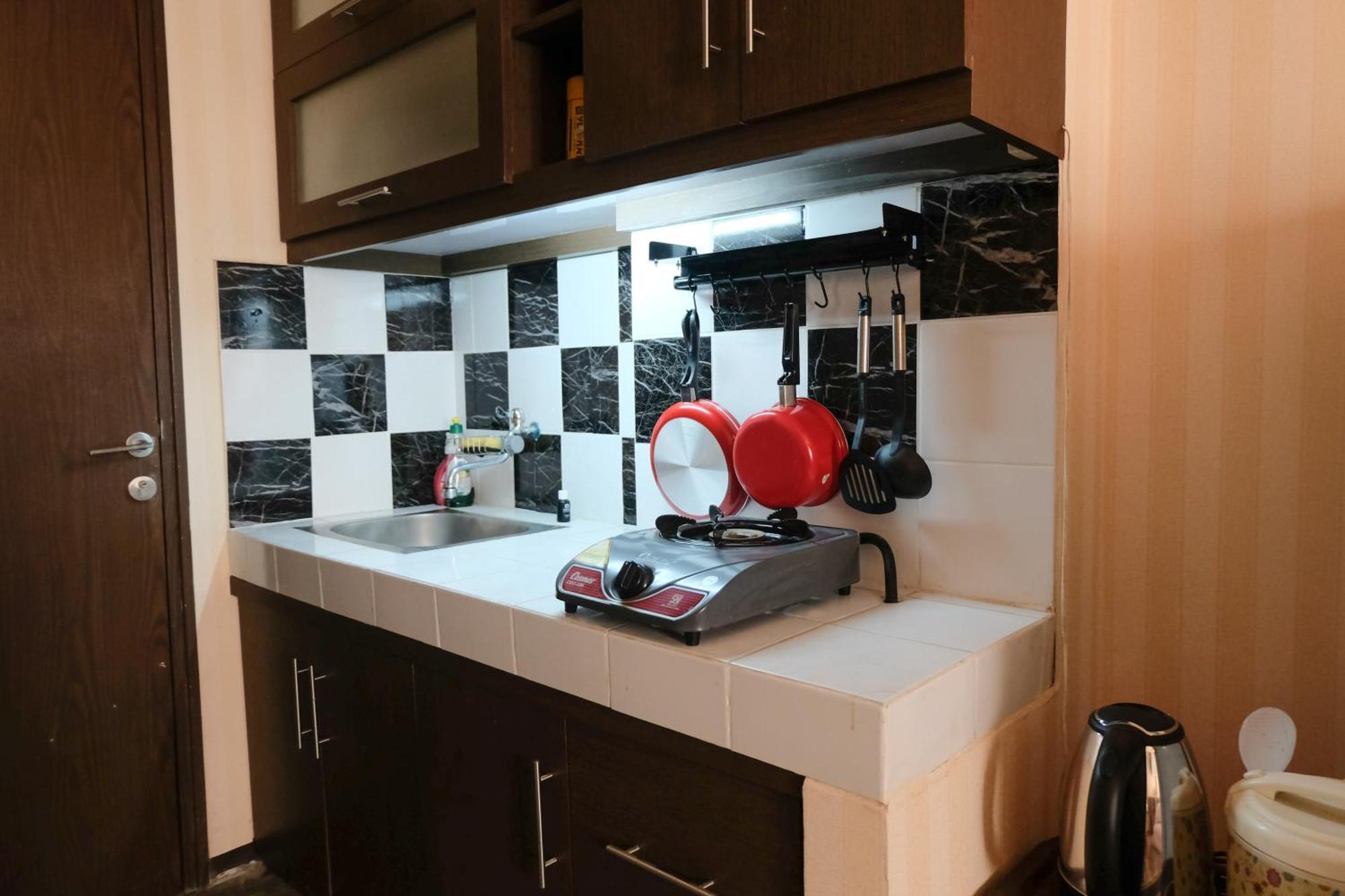 Homey And Cozy At @metro By Travelio Apartemen *