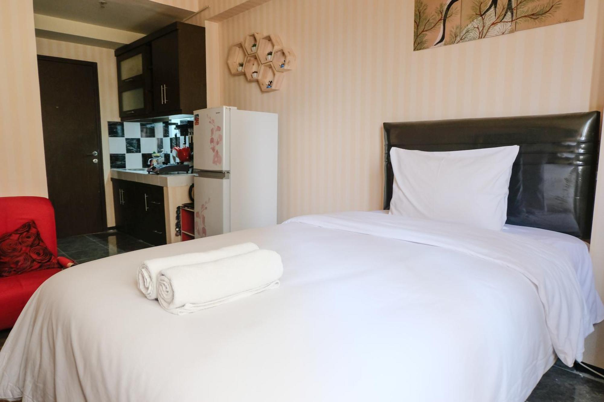Homey And Cozy At @metro By Travelio Apartemen *